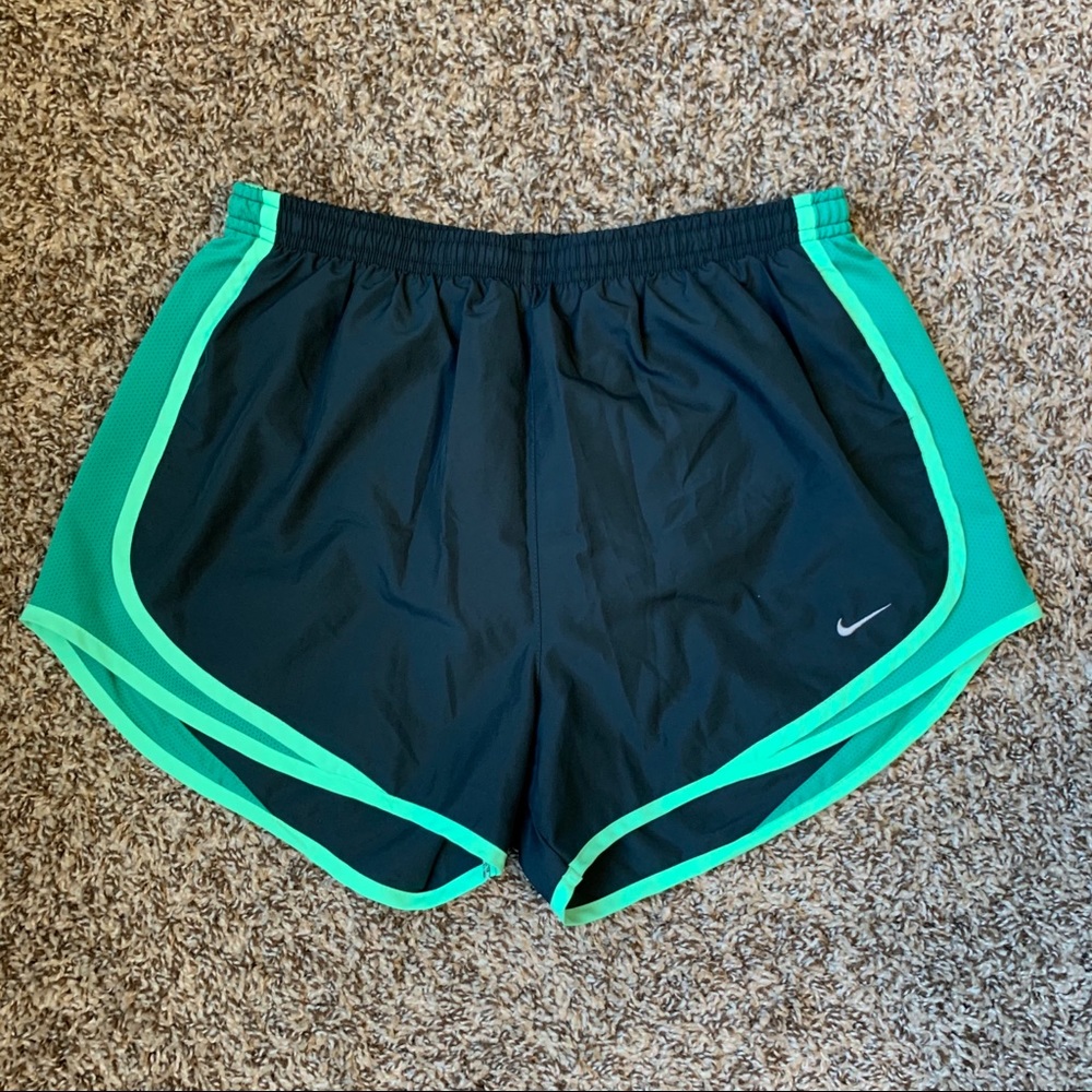 Women’s Nike Dri-Fit Athletic Shorts Size Medium